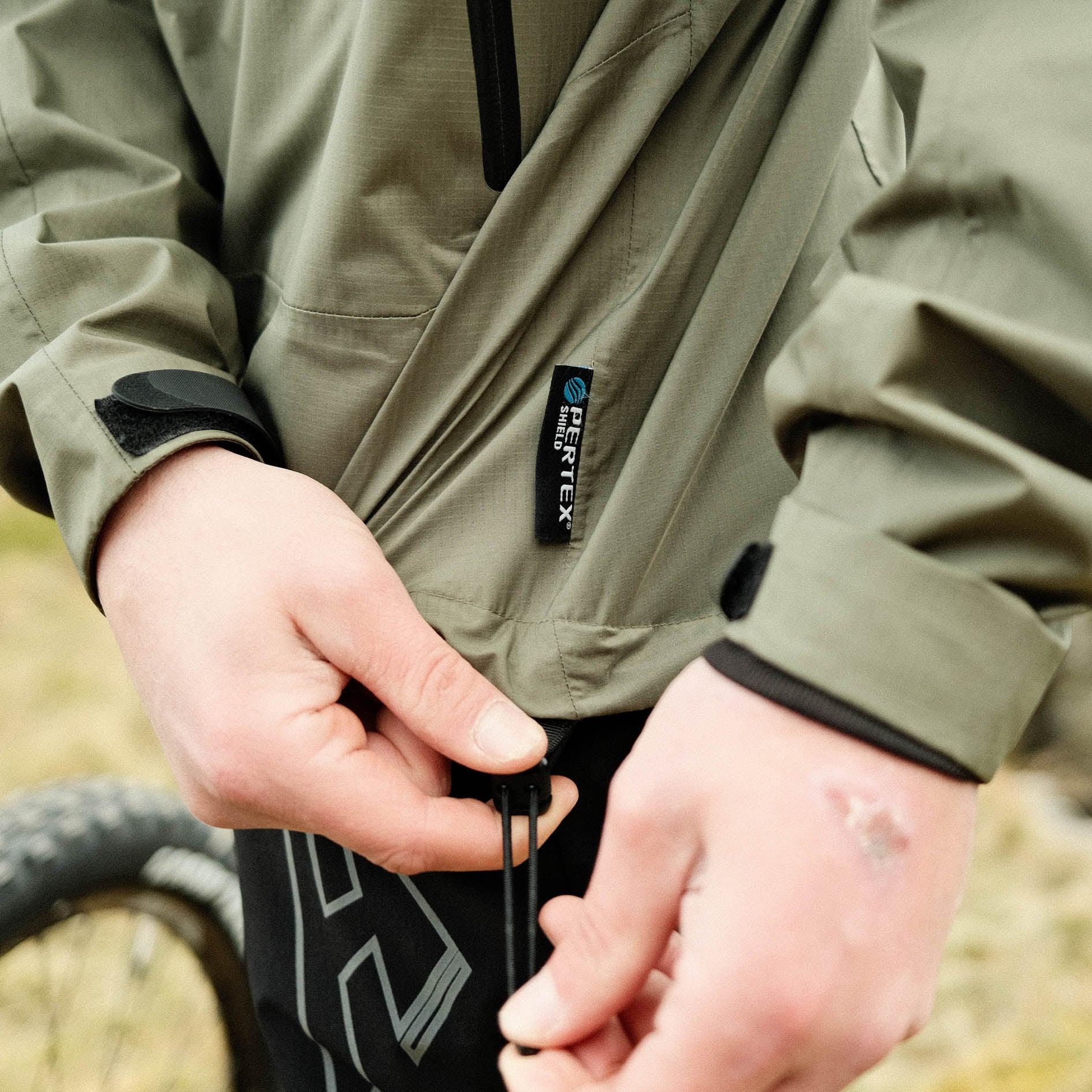 HYDRO 2.5L JACKET | Moss - HELFARE