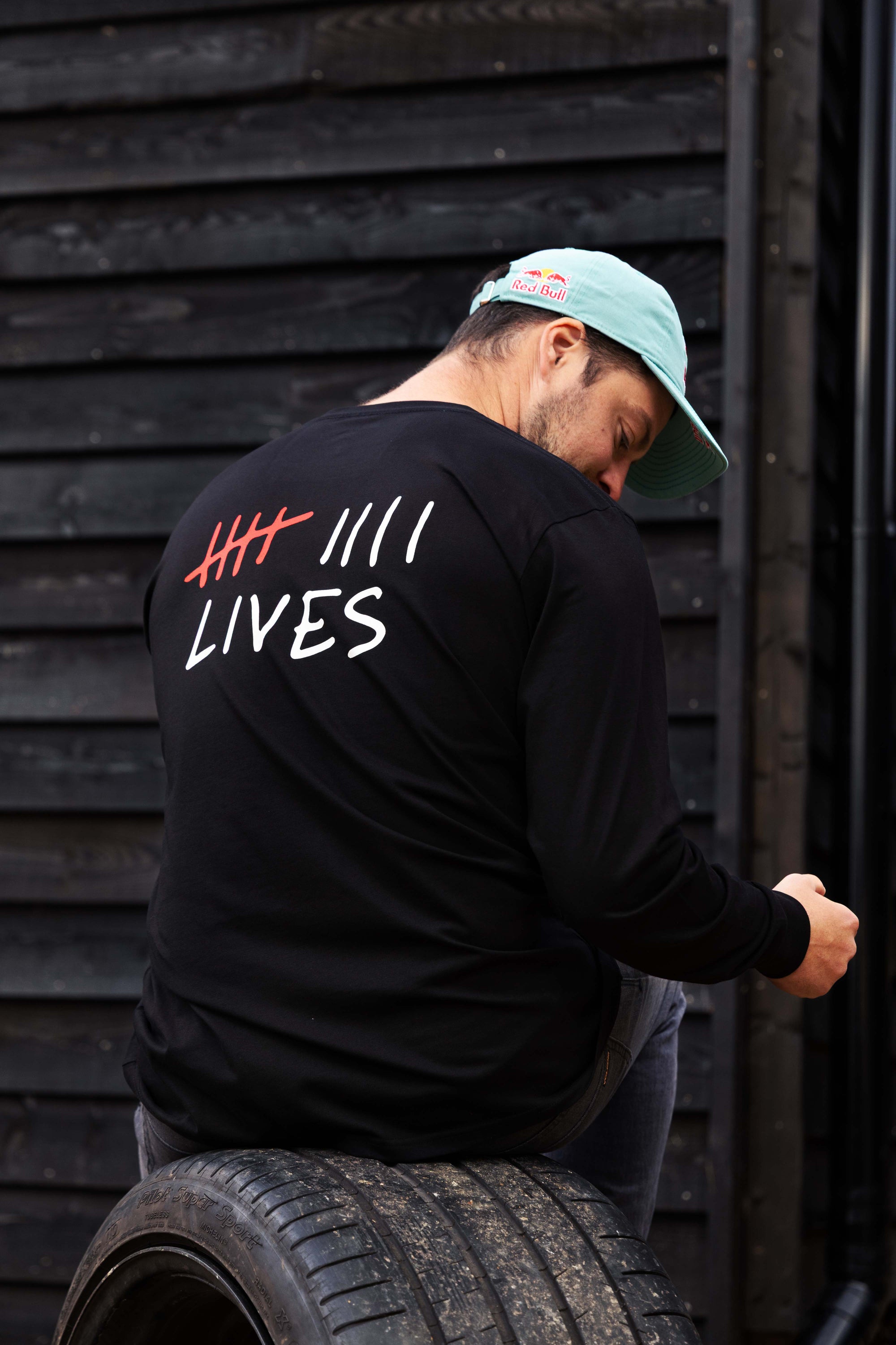 9 LIVES Long Sleeve Tee | BLACK