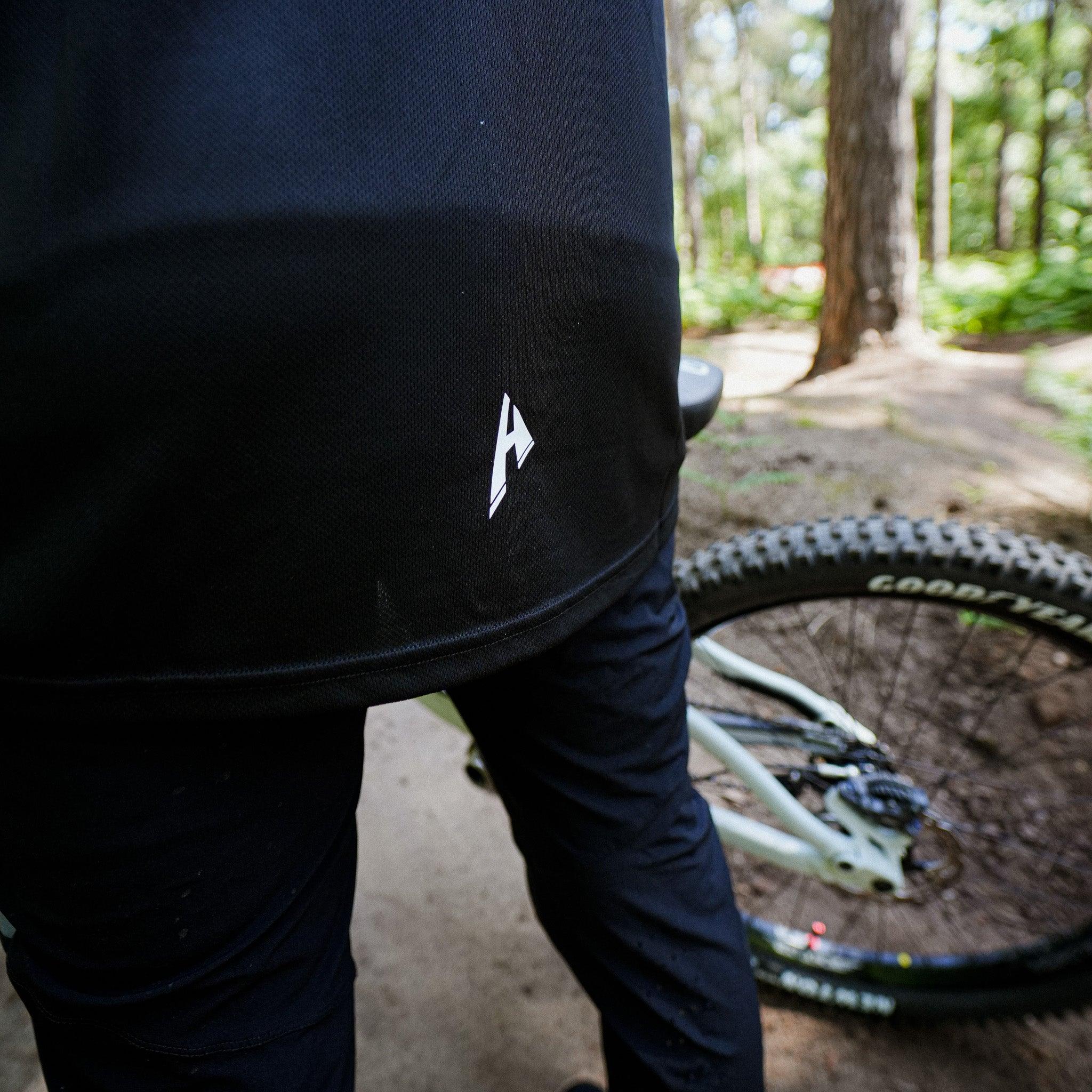 Cadence Long Sleeve Jersey | Grey &amp; Black - HELFARE