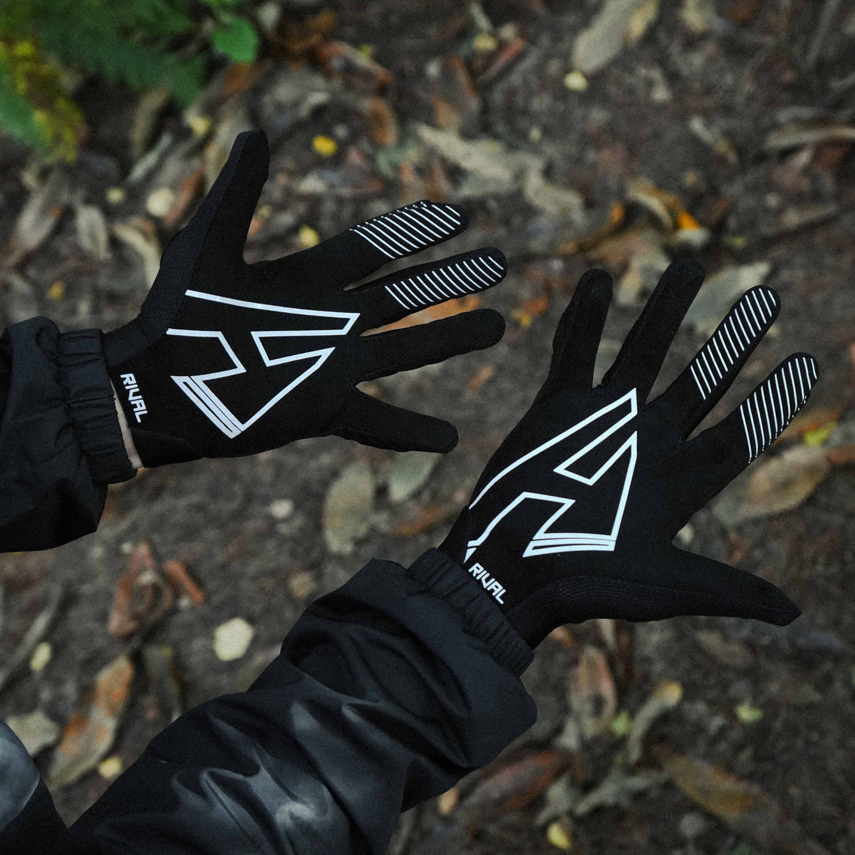 Rivel Golvesd Rival Gloves | Jet Black | HELFARE High Performance MTB Kit